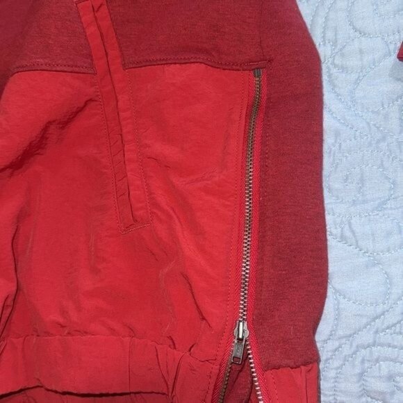 Under Armour Red Hooded Sweatshirt S Loose Fit - Picture 7 of 12